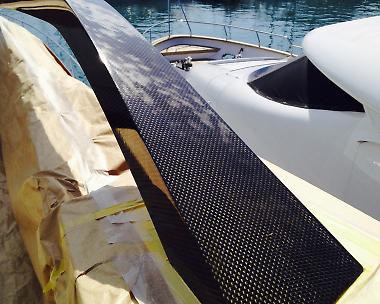 Hight solid clear varnish on Carbon part of Yacht